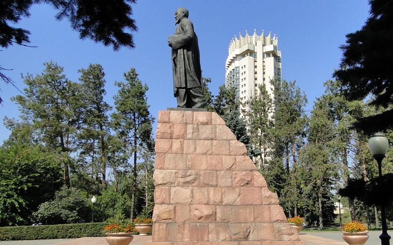 К 175 летию великого казахского мыслителя и поэта Абая Кунанбаева