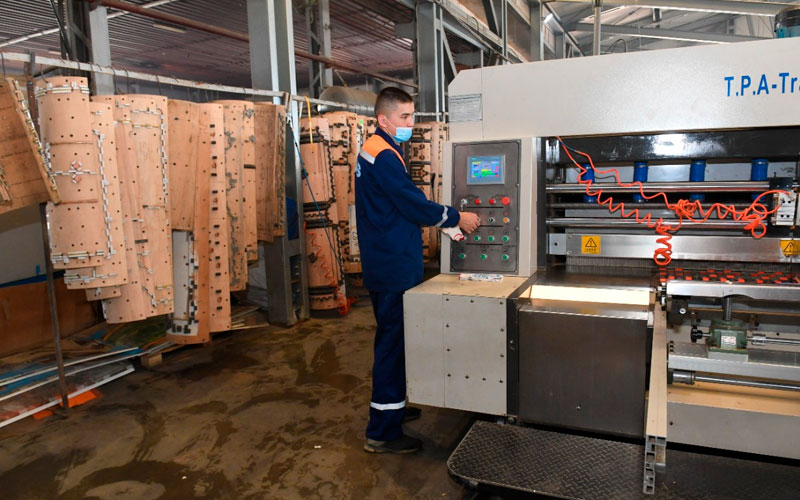 Алматыда Астана күніне орай гофрокартон өндірісі мен тігін цехы іске қосылды