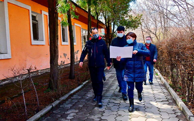 Б. Сагинтаев ознакомился с ходом строительства школ и транспортных развязок